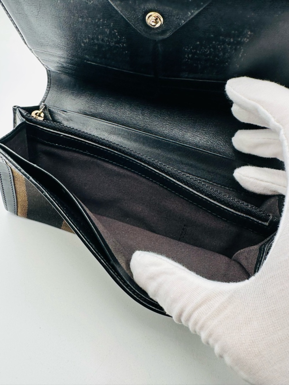 Fendi Long Flap Wallet - Picture 9 of 15